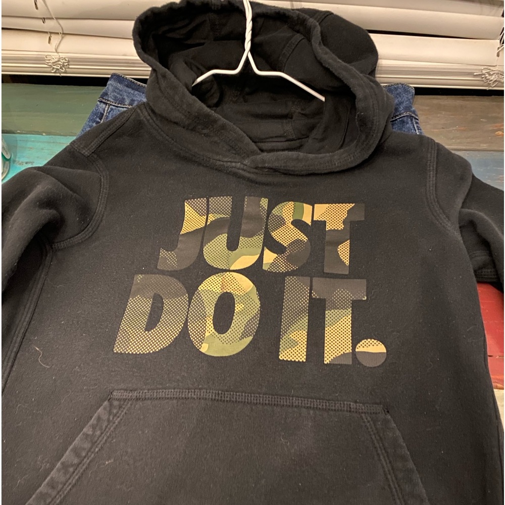 Boys large Nike